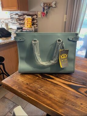 Women's Tote in Sage Green